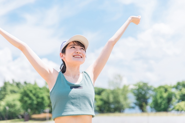alt="ダイエットをする女性"