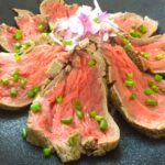 alt="レストランの牛肉ローストビーフの画像"