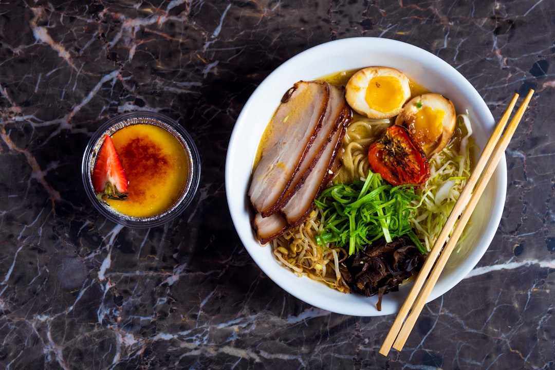 自宅で極上の一杯を!ご当地ラーメンお取り寄せ&簡単アレンジ完全ガイド