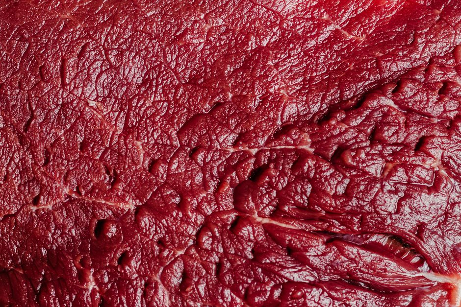 牛肉のしゃぶしゃぶvsすき焼き 部位の違いを解説|美味しく食べ分けるコツ