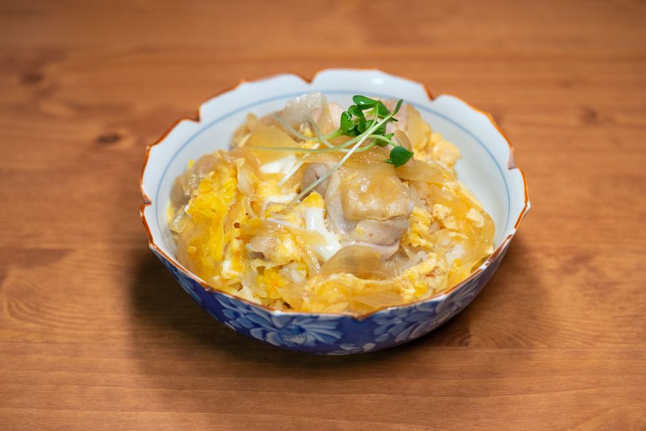 親子丼の作り方とふわとろ卵に仕上げるコツ