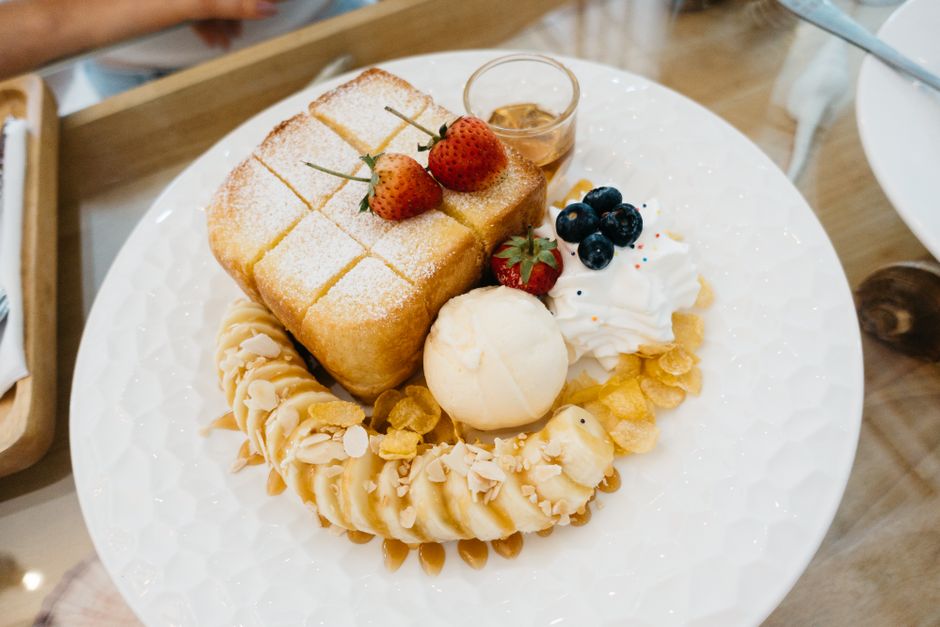 はちみつをかけたトースト