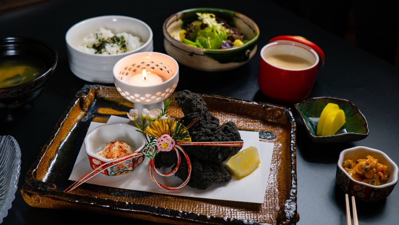 美しく盛り付けた和食