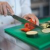 野菜を刻む調理