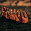 焼き上げて薄く切った牛肉