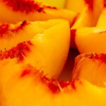 桃のコンポートの作り方・保存のコツ｜固い桃も柔らかい桃も美味しく仕上げる方法