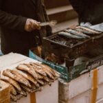 鮎の塩焼きの美味しい食べ方・下処理の仕方｜プロが教える化粧塩のコツ