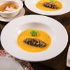 高級中華の椀に盛られたナマコ料理