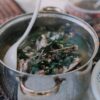 魚のあらが入った出汁鍋