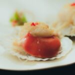 貝殻に盛られた小ぶりな貝柱料理