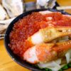 いくらとかにをのせた海鮮丼
